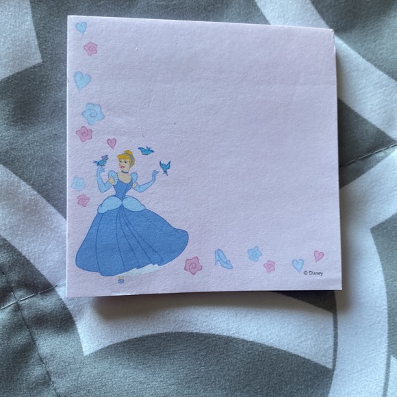 NEW Lot of Disney Princess Notepads, sticky notes & an Activity Book - Picture 10 of 10